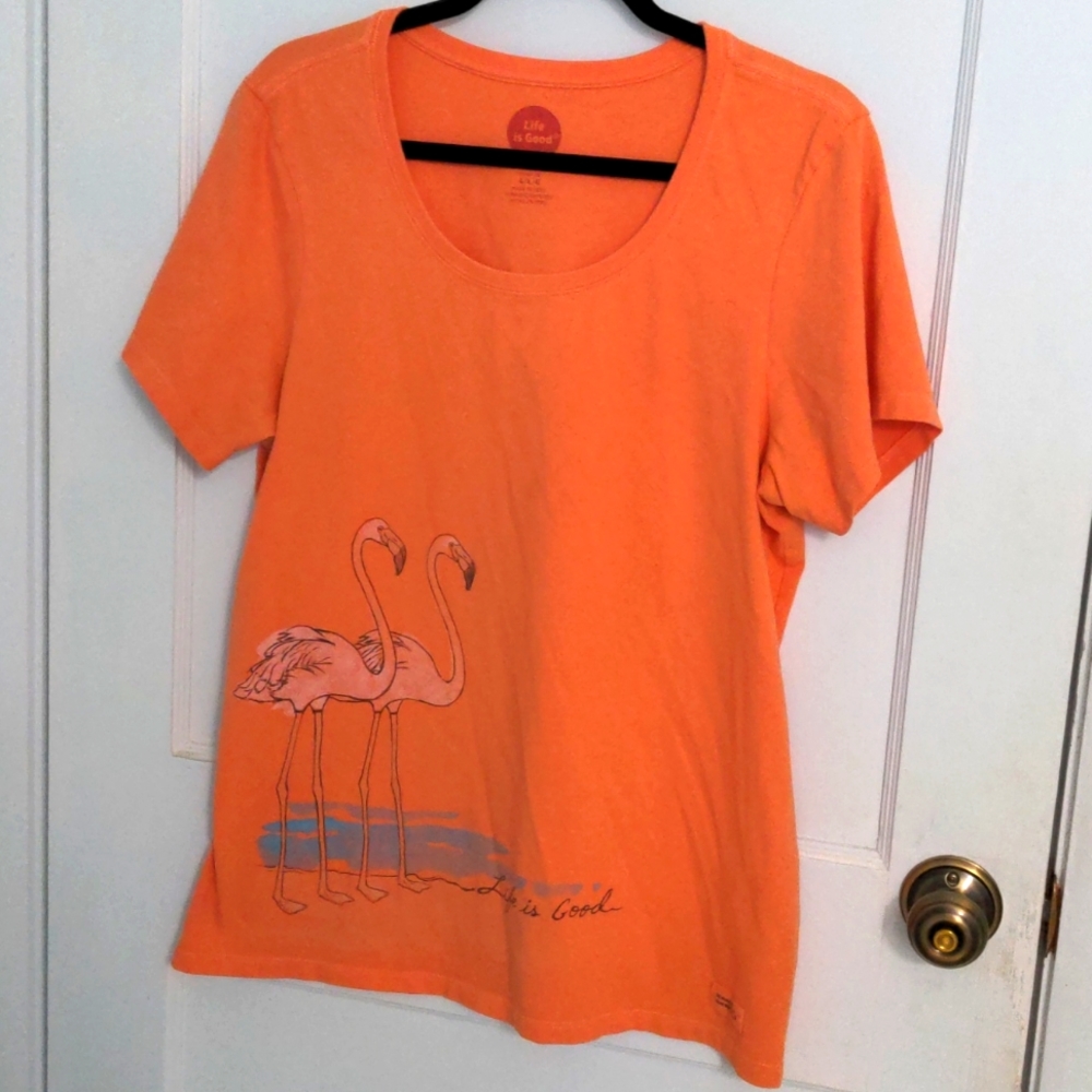 Life Is Good Size L Tangerine with Flamingos Classic Tee
